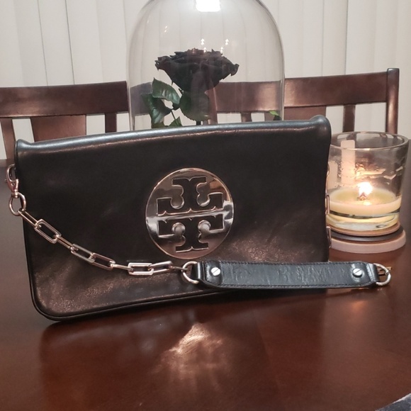 Tory Burch Handbags - Tory Burch Reva Clutch